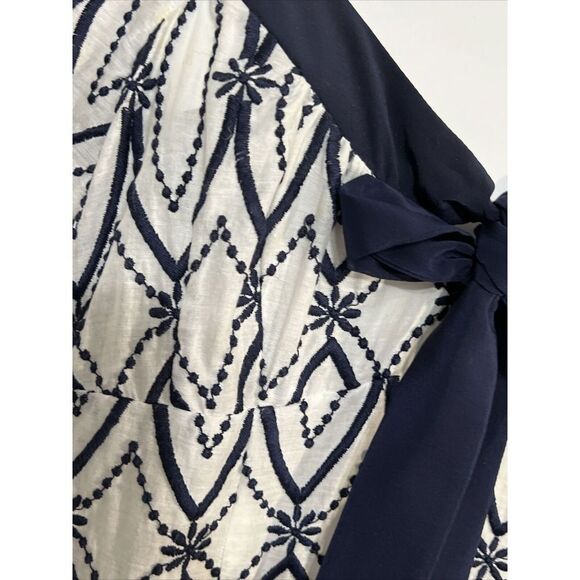 Nanette Lepore shortsleeve Top White & Navy Embroidered sz 2 - Picture 2 of 7